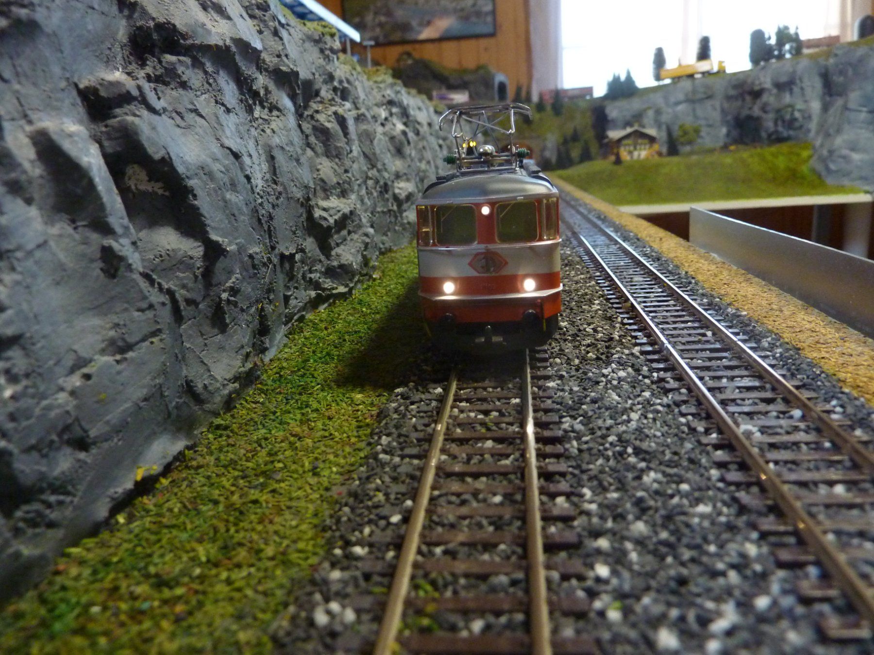 Hag Modellini di ferrovie: Hag Re 4/4'' Swiss Express, Digital Licht 3/1 – Usato da Halten venduto da 079kaid1 3