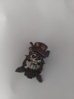 Anstecker Guns N Roses Totenkopf mit Hut und Rosen Metall