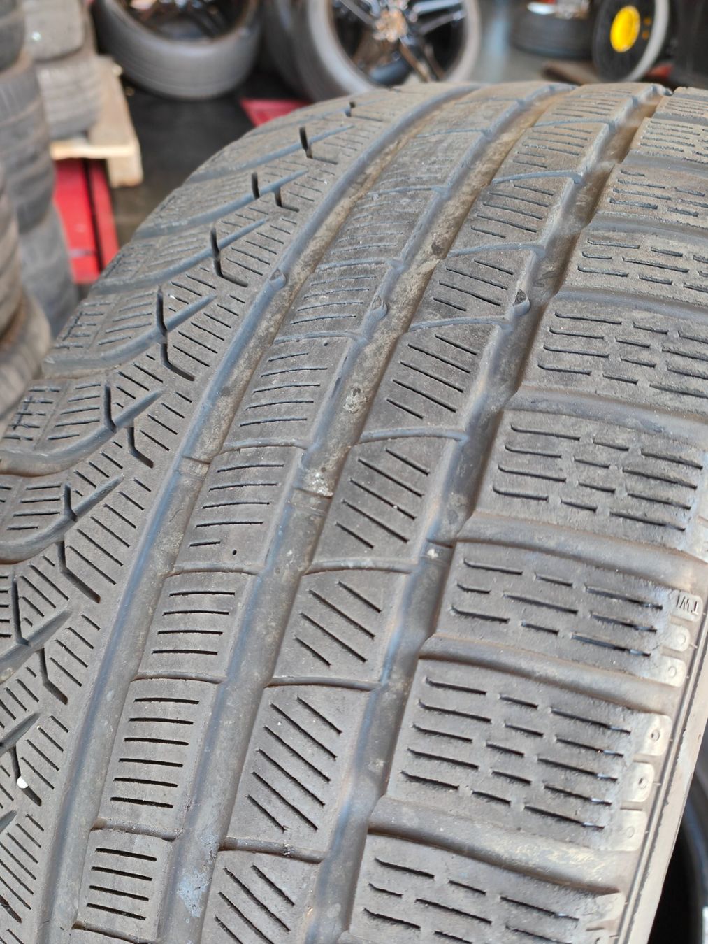 Pirelli Pneus & Kompletträder: Mercedes GLC Winterreifen – Gebraucht aus Oberengstringen von Reifen-Lagerverkauf 7