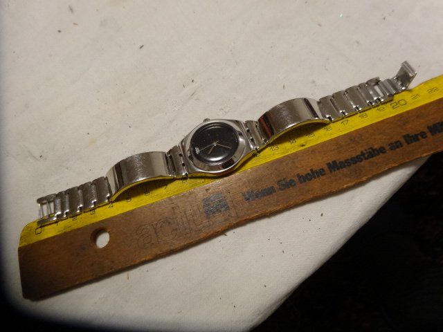 Swatch Montres: S-WATCH HERREN UHR,QUARTZ.SWISS MADE.LÄÜFT – D'occasion à zürich par ahmad01 6