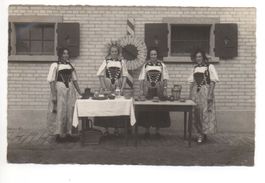 HUTTWIL Frauen in Tracht