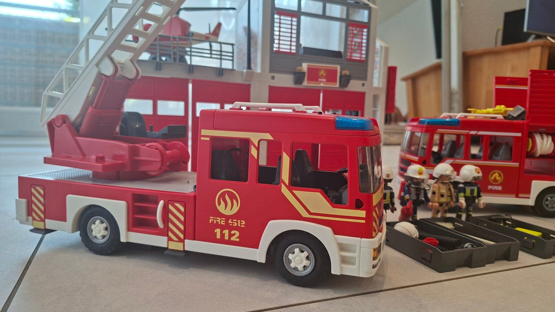 Playmobil Spielzeuge: Caserne de pompiers Playmobil – Gebraucht aus Grolley von gus_yr9z 2