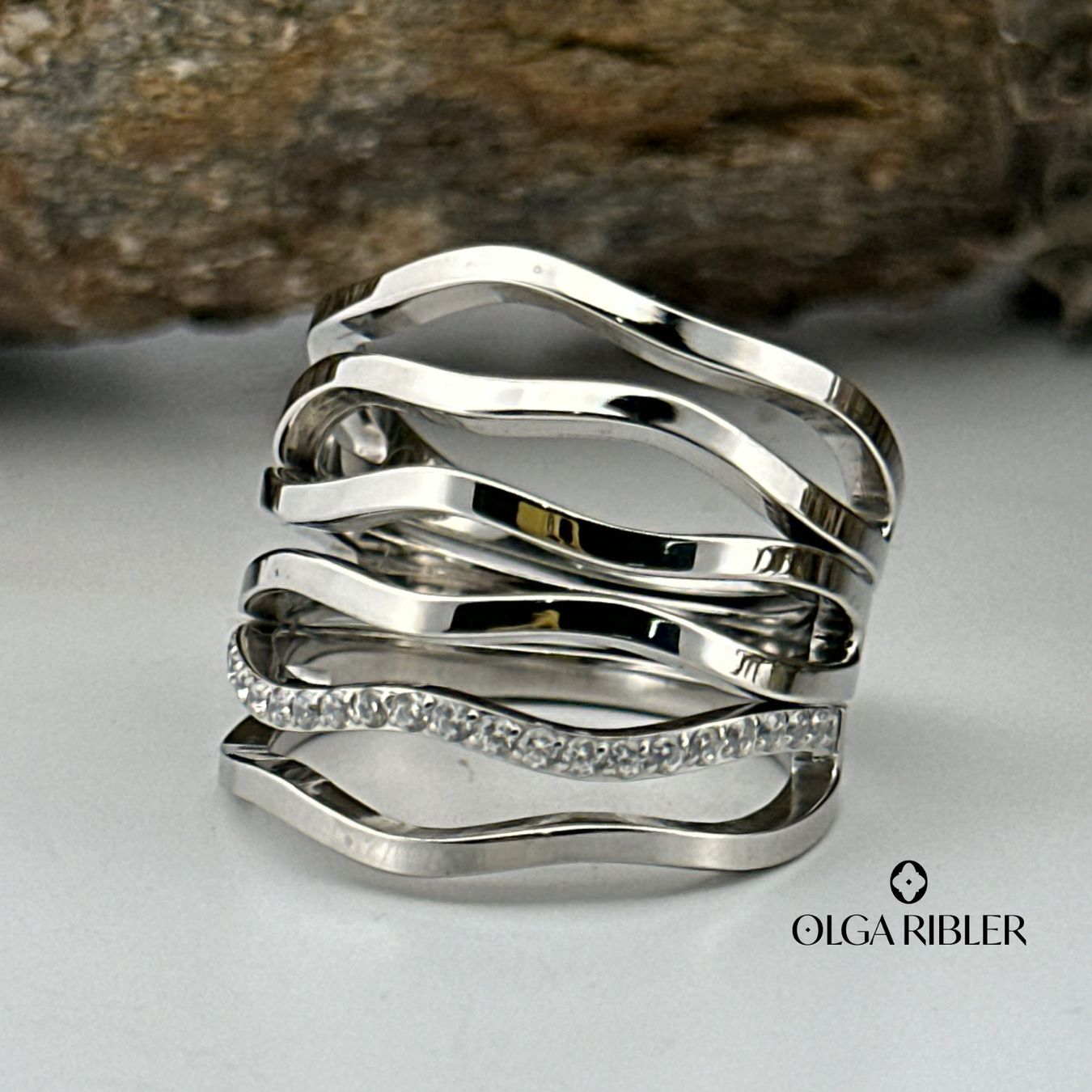 Olga Ribler Anelli: Edelstahl Ring mmit Zirkonia Grösse 53 – Nuovo (secondo la descrizione) da Luzern venduto da Schmuckoutlet
