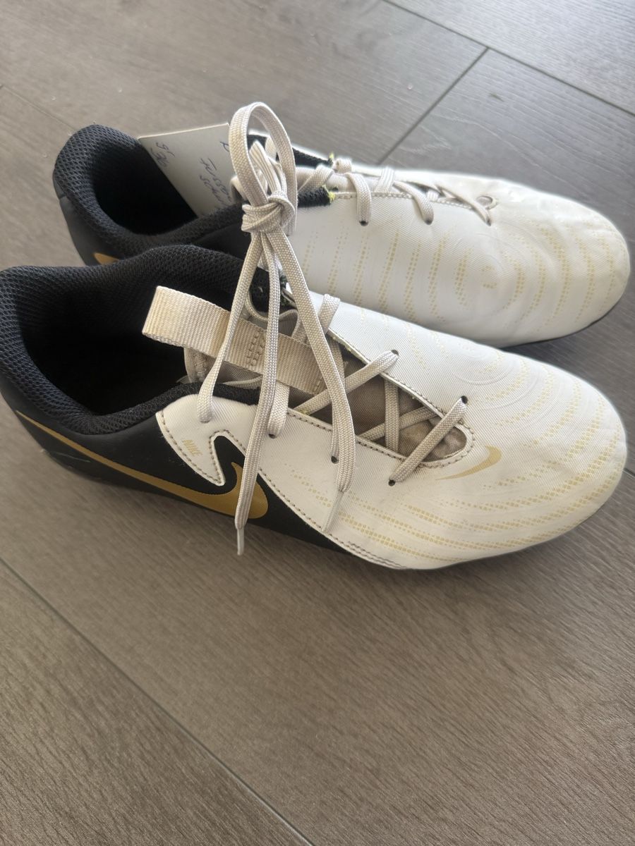 Nike Scarpe per ragazzi: Fussballschuhe Nike – Usato da Attiswil venduto da maialina