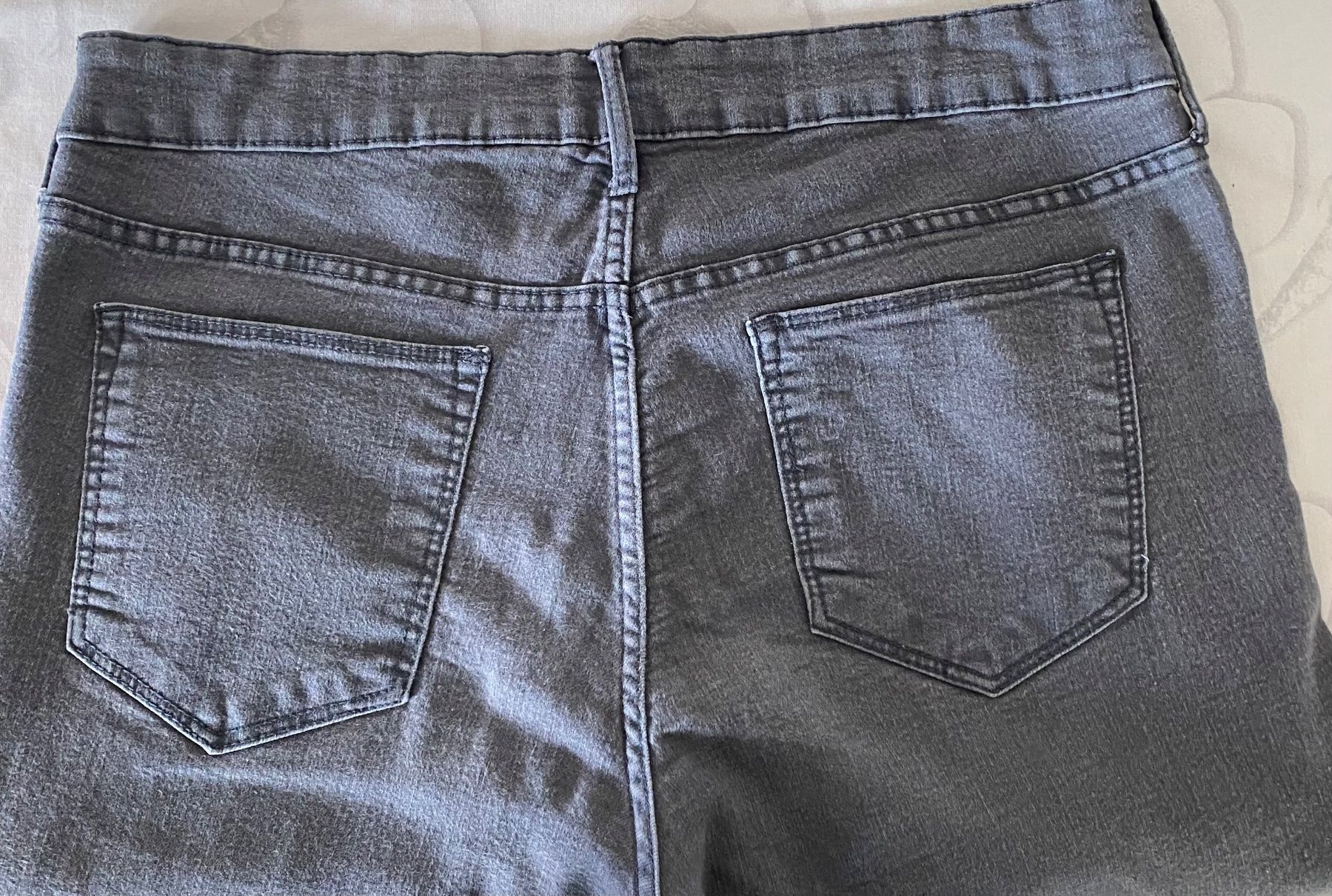 H&M Jeans: Jeans in Grau, Gr. 32/32 – Usato da Zürich venduto da Maria2021 3