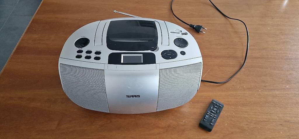 Medion Lettore multimediale & Streamer: CD Payer/Radio /USB/SD Funktion – Usato da Berg TG venduto da ein_8dnf 1