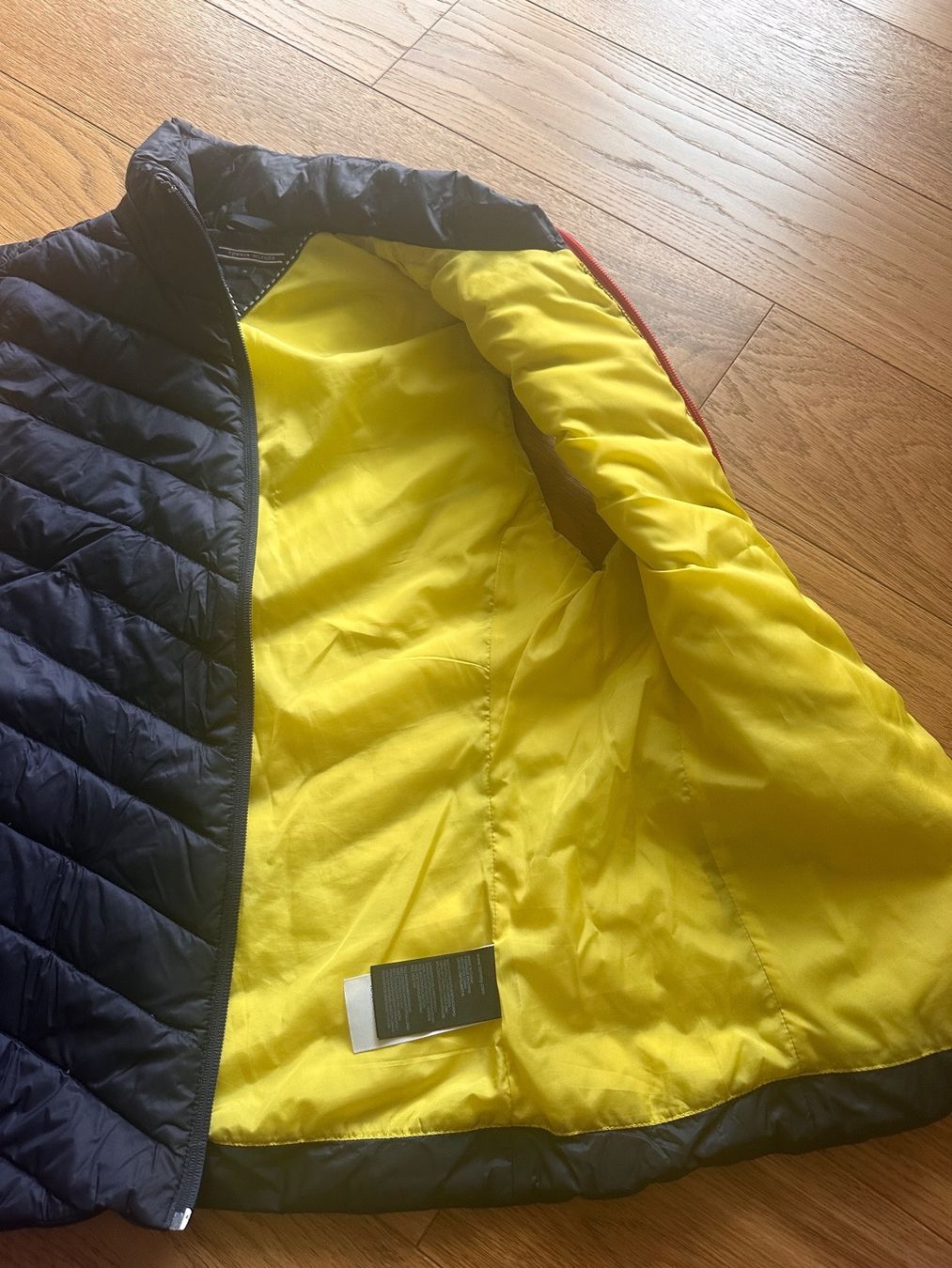 Tommy Hilfiger Gilets & Westen: Hilfiger Daunenweste m – Gebraucht aus Pfaffhausen von Klaras_second_hand 4