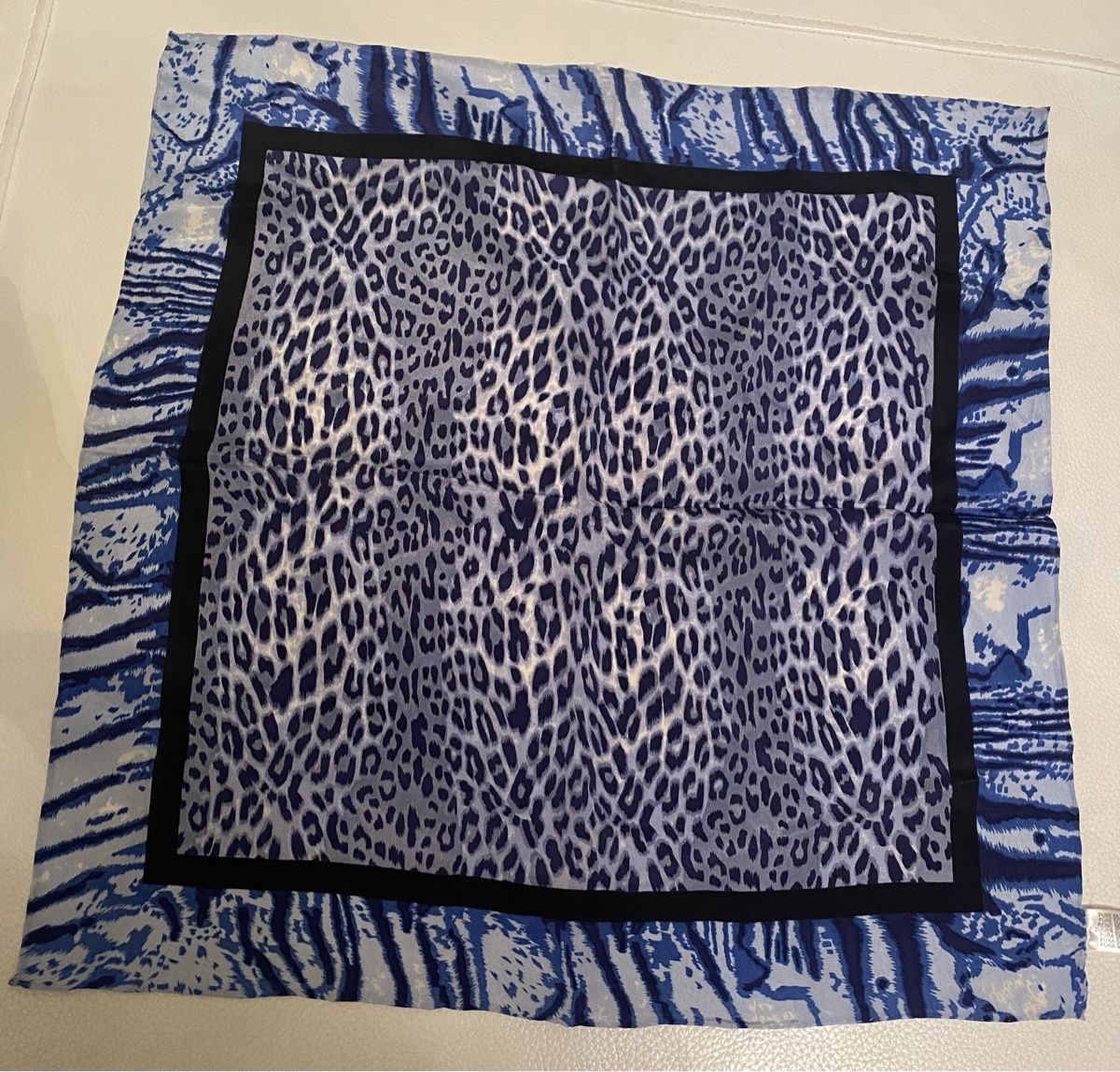 Foulard & Sciarpe: Seiden Halstuch 🌸 – Usato da Opfikon venduto da Luis144