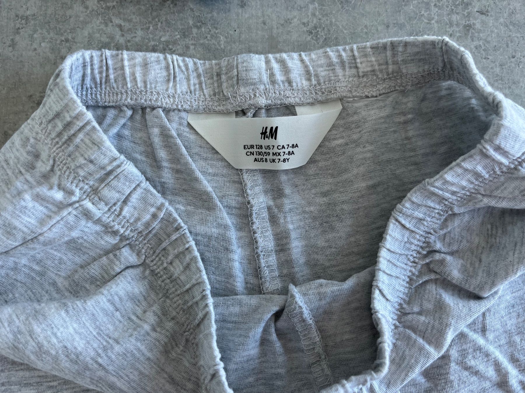 Lotti & Set di vestiti: Kleiderpaket 4 Shorts H&M, Gr. 128 – Usato da Zollikofen venduto da spunk65 2