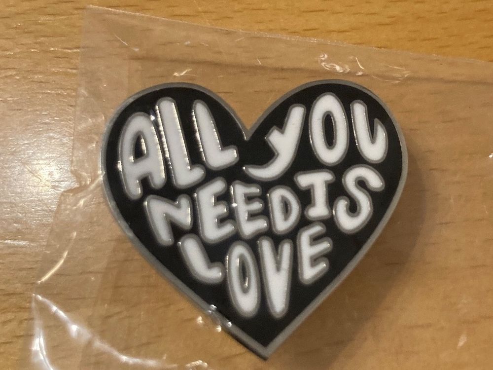 5x Deutschland Fan Anstecker - WM Sport Herz Germany Metal Buttons