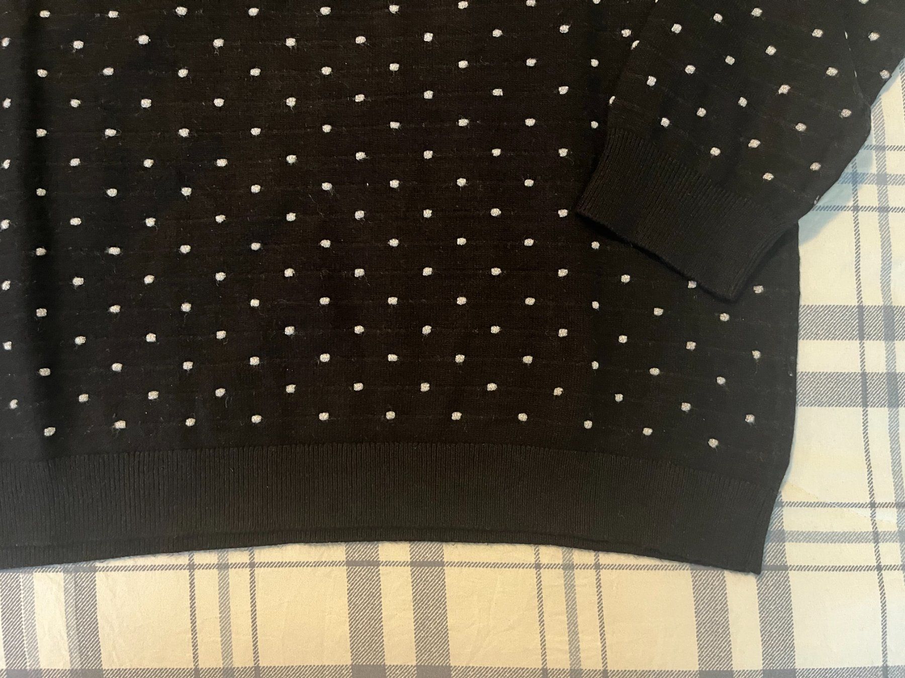 Mango Pullover & Sweatshirts: Damen Pullover Mango Grösse M Farbe schwarz gepunkt – Gebraucht aus Jona von Flexer02 3