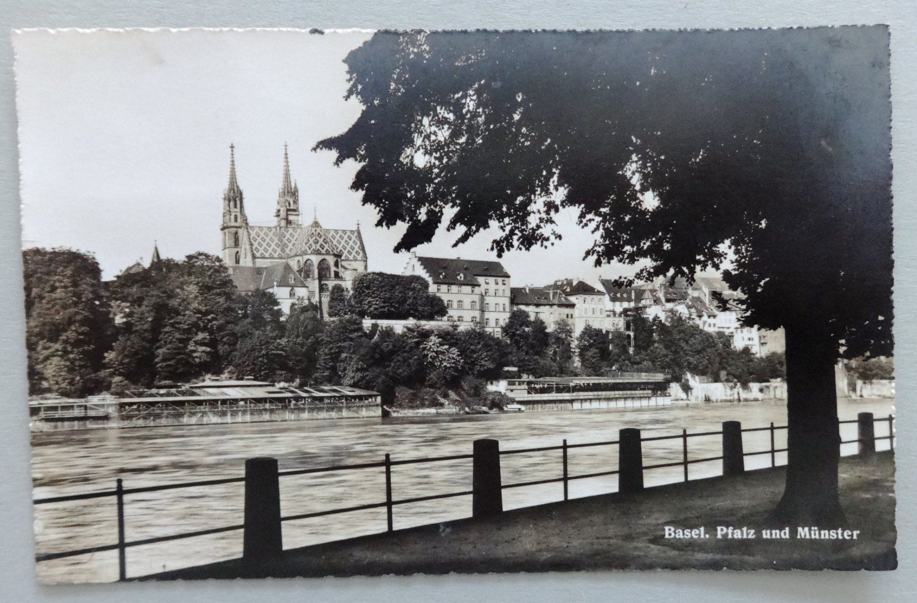 Ansichtskarten: Basel, Pfalz und Münster – Gebraucht aus Fétigny von Billy2miny
