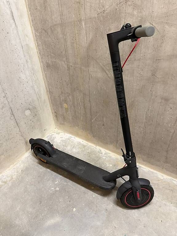 Xiaomi Kickboard: Trotinette Xiaomi Pro 4 – Usato da Genève venduto da mar_rw9d 1