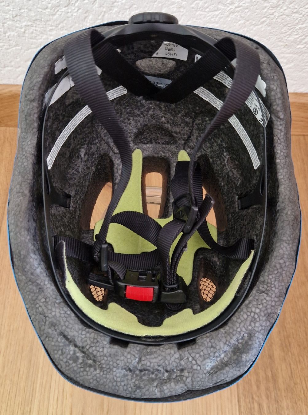 Giro Caschi: GIRO - Kinderhelm (Grösse 45-49cm) – Usato da Oberentfelden venduto da houserman 4