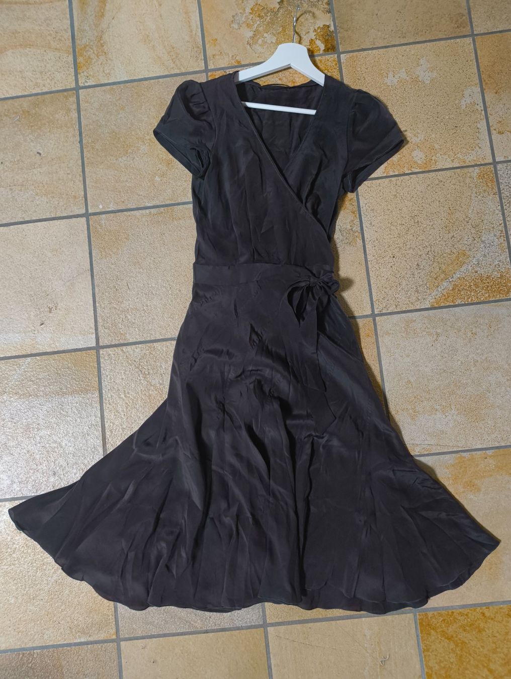 Hugo Boss Vestiti: Hugo Boss Kleid 100% Seide – Usato da Stein am Rhein venduto da DaOhana