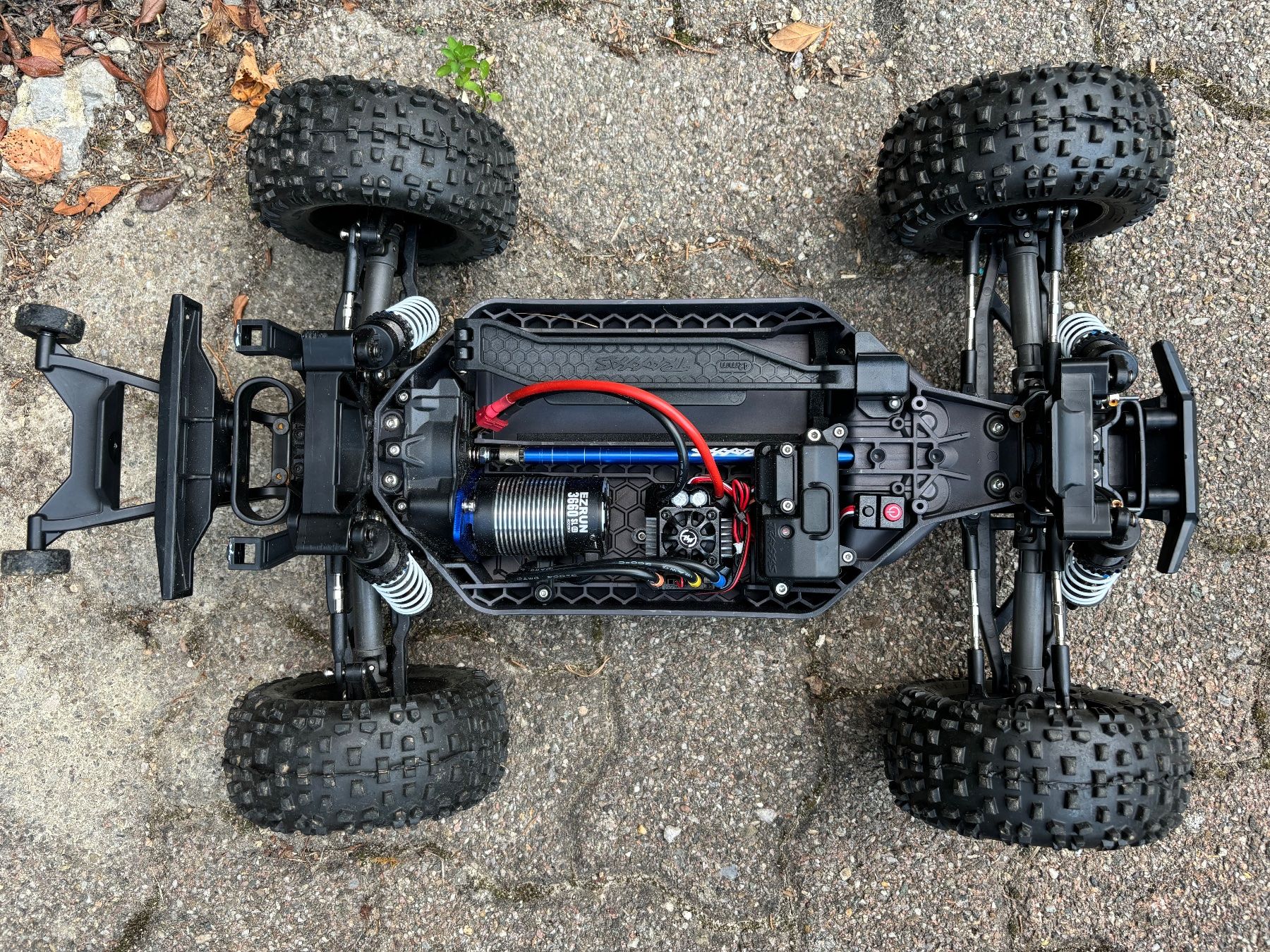 Traxxas RC Kits de montage: Traxxas Rustler 4x4 brushless – D'occasion à Holderbank SO par FAENTILATHOR 4