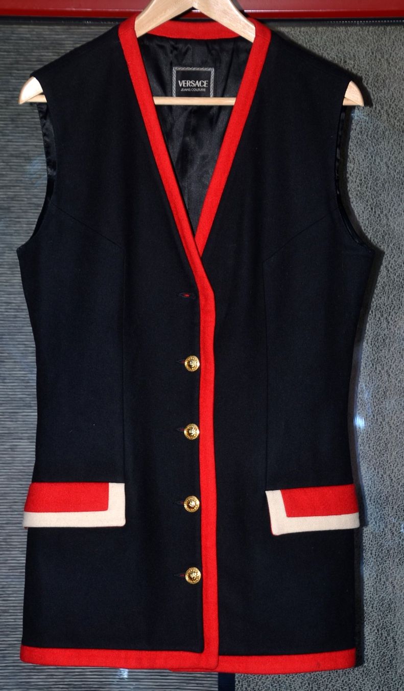 Versace Giacche: Versace ärmelloser Blazer sans manches .L – Usato da Collonges venduto da arashee