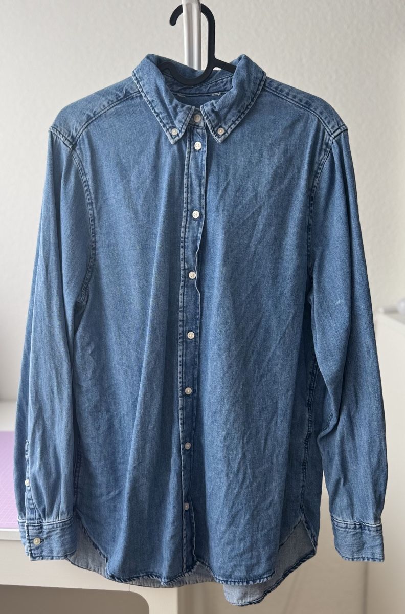 H&M Blusen: Stylisches Jeanshemd Grösse M – Gebraucht aus Ebikon von jov_w5ww