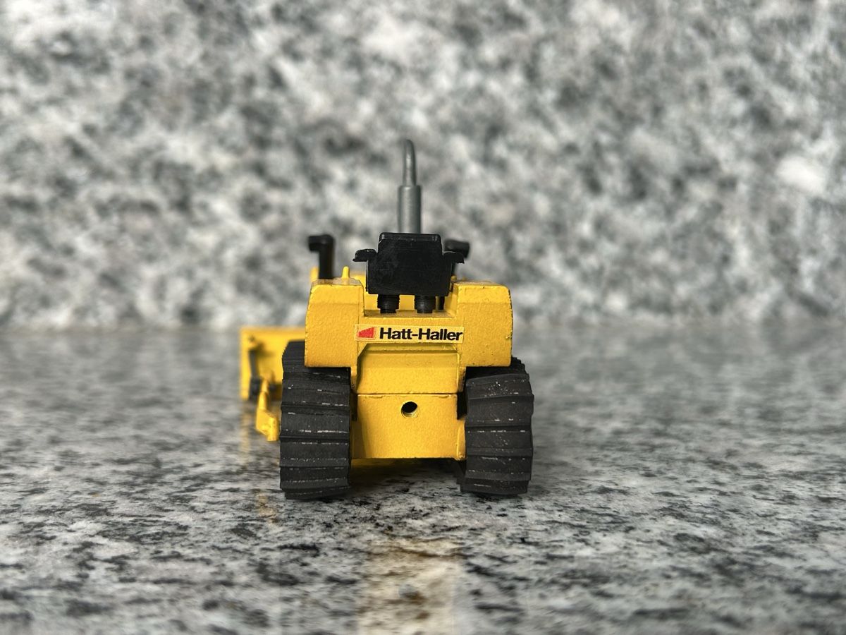 Kit di modellismo & Modellini statici: MF Dozer , 1:50 , NZG – Usato da Horw venduto da Tigercat635 1