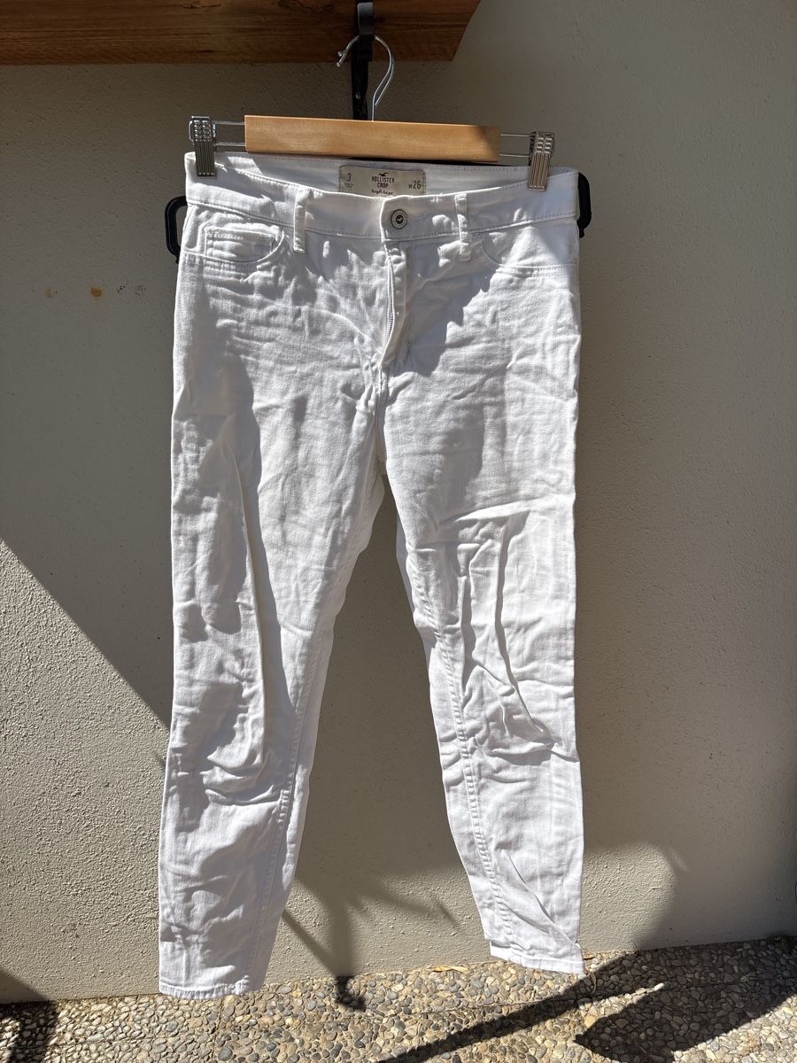Hollister Pantaloni: Pantalon Hollister – Usato da Neuchâtel venduto da cam_lf7y