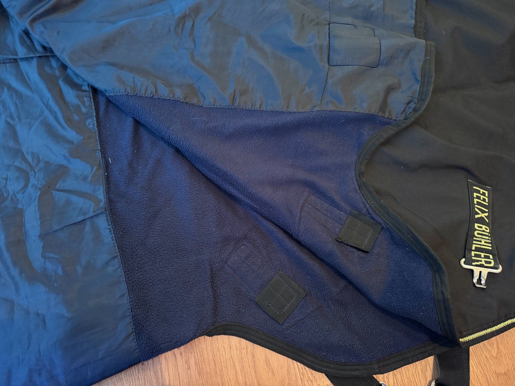 Felix Bühler Coperte: Felix Bühler Outdoordecke – Usato da Ettiswil venduto da Ursi33 1