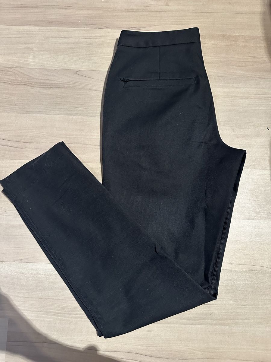Lululemon Pantaloni: womens lululemon office pant, black size XS – Usato da bözberg venduto da amy_7wz8