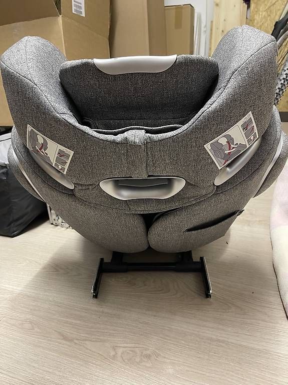 Seggiolini per auto: Kindersitz – Usato da Lengnau BE venduto da phi_ygb5 2