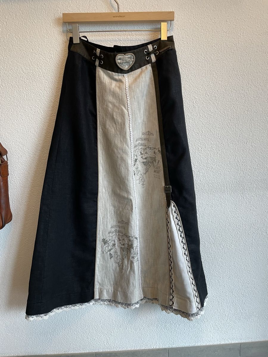 Vestiti: Landhaus Dirndl/Tracht – Usato da Zermatt venduto da lareee 5