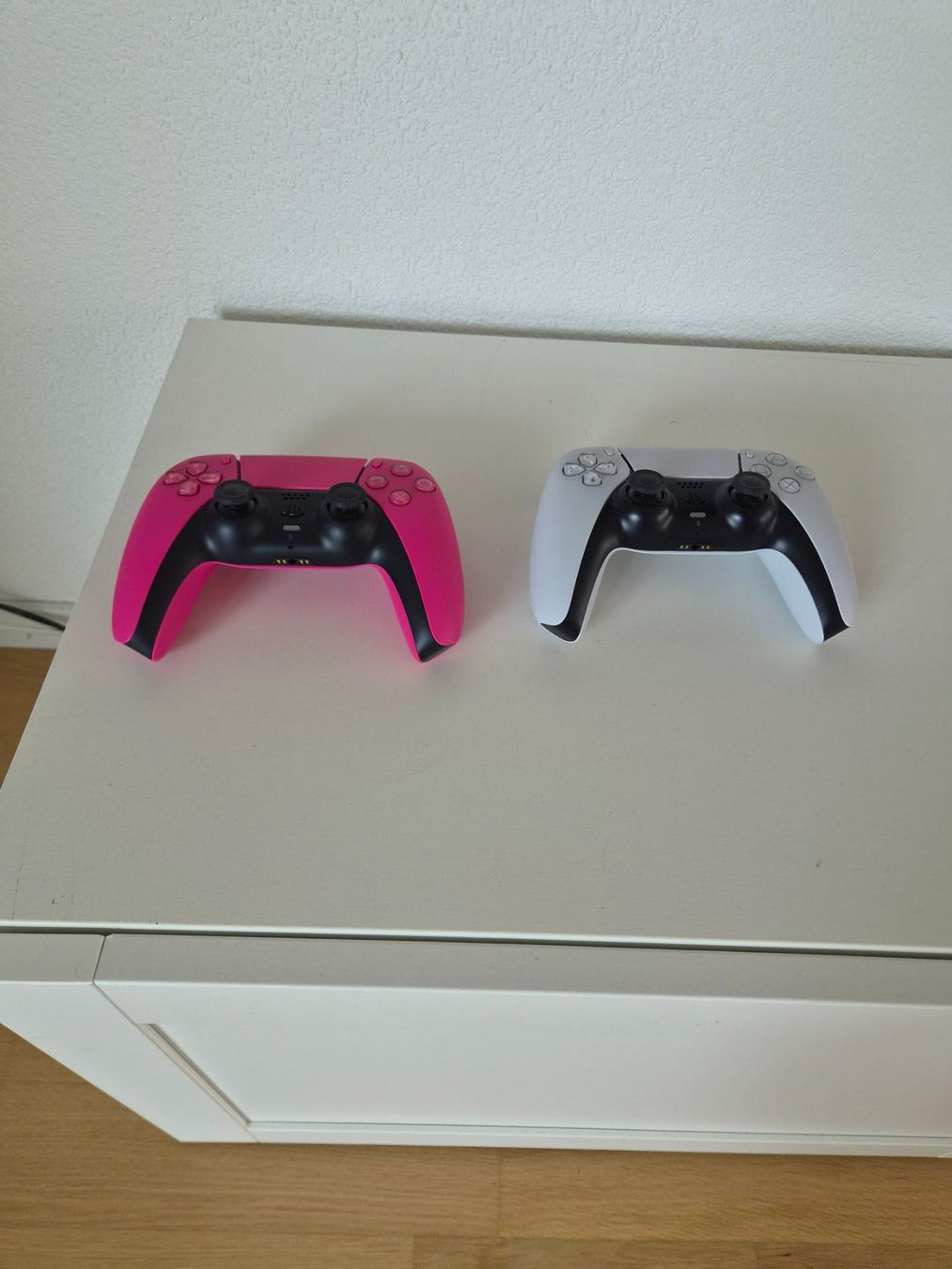 Sony Console: Playstation 5 inkl. 2 Controller & Originalverpackung – Nuovo e nell'imballaggio originale da Oberdiessbach venduto da jm_25 9