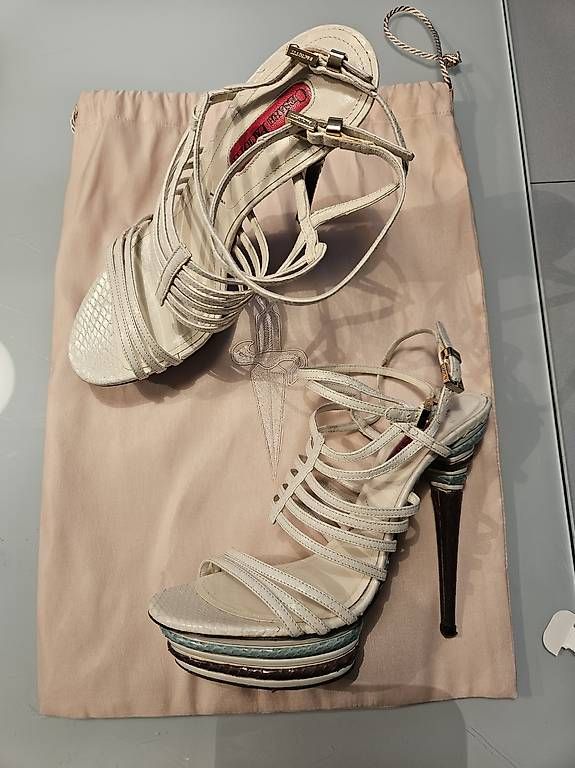 Scarpe da donna: Chaussures à talons – Usato da Biel/Bienne venduto da Baga3