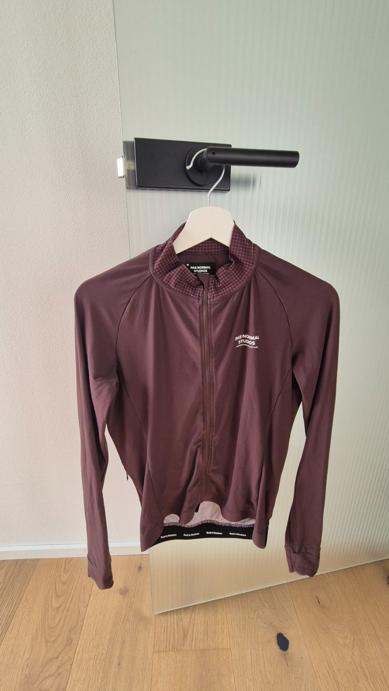 Pas Normal Studios Canottiere & Pantaloni: Pas Normals Studios Mechanism Longsleeve – Usato da Selzach venduto da e30dtm