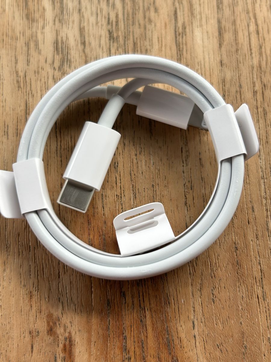 Apple Câbles: Ladekabel USB-C auf Lightning. Original Apple – Neuf avec emballage d'origine à Grüt (Gossau ZH) par guetsli80 1
