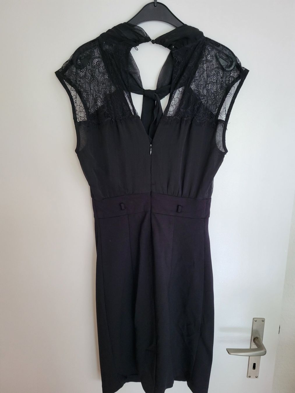 Guess Vestiti: Schickes Guess Kleid mit Spitze, Gr. 36 – Nuovo (secondo la descrizione) da Burgdorf venduto da glam4diva 1