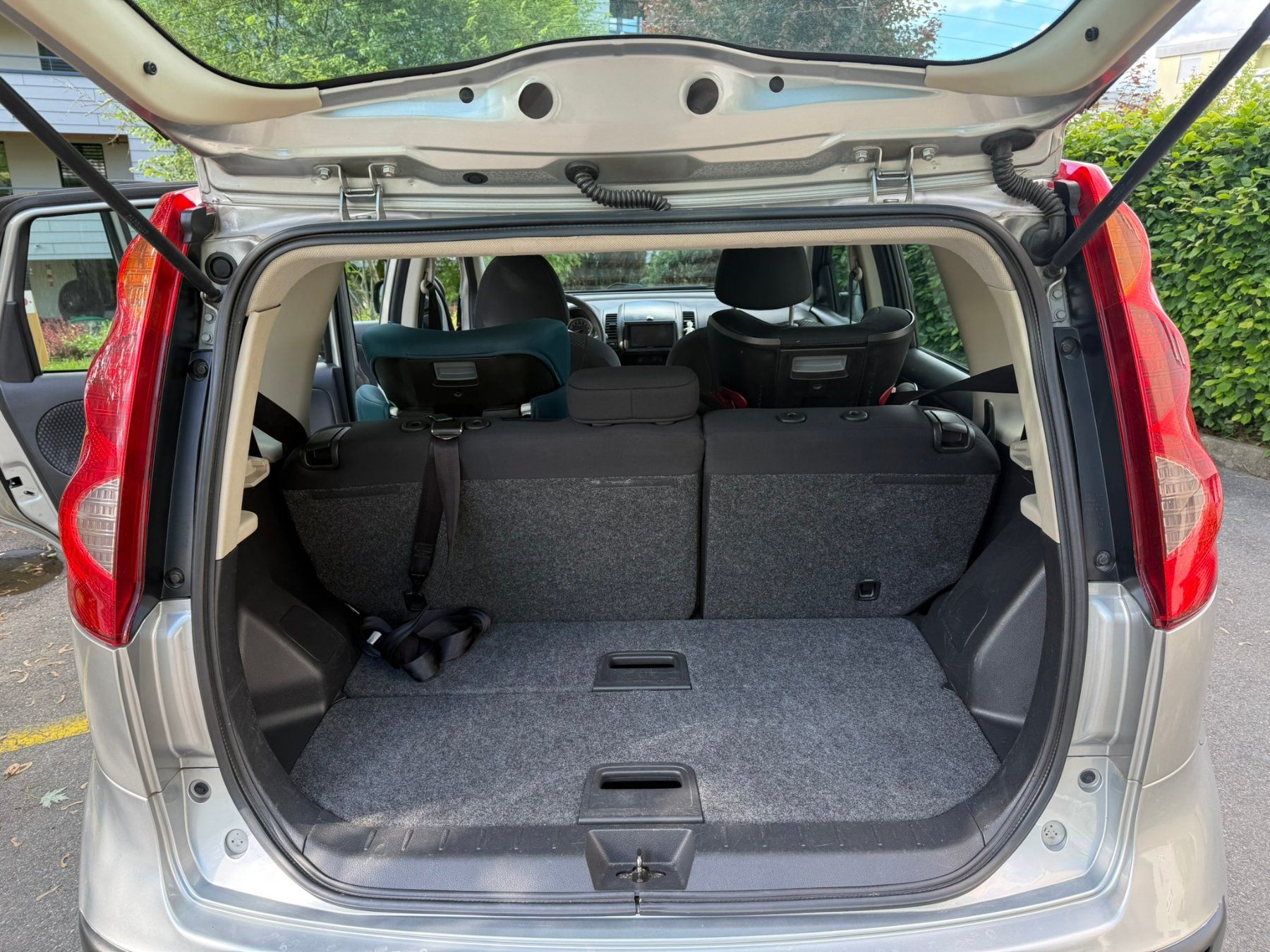 Nissan Automobili: Nissan Note 1.6 Benzin 110ps 172000km – Usato da Rotkreuz venduto da Neutroks 9