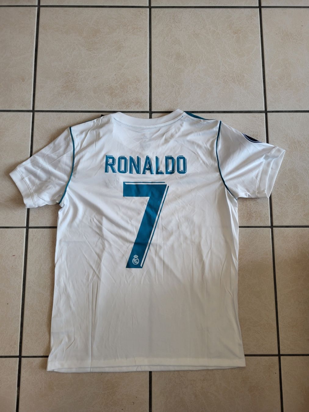 Real Madrid Scarpe, pantaloni & magliette da ginnastica: Real Madrid Champions league Final Original – Nuovo (secondo la descrizione) da Zuchwil venduto da balo28 1