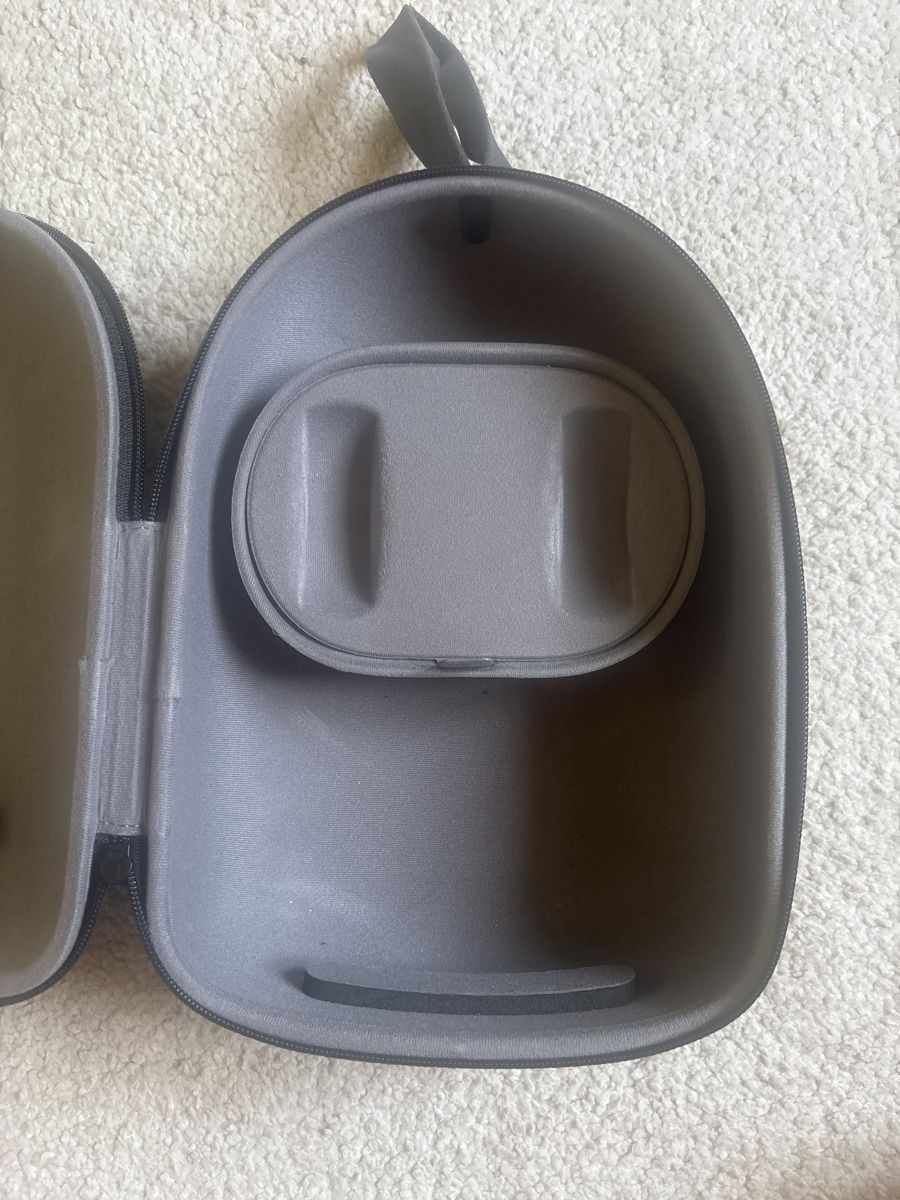 Borse: Custodia originale Oculus Quest - Ottime condizioni! – Usato da Montagnola venduto da iva_qvx9 1