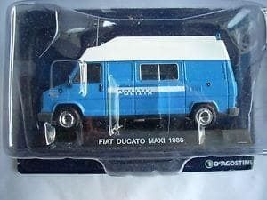 Furgone Blu Di Fiat Ducato Come Volante Della Polizia a Roma Immagine