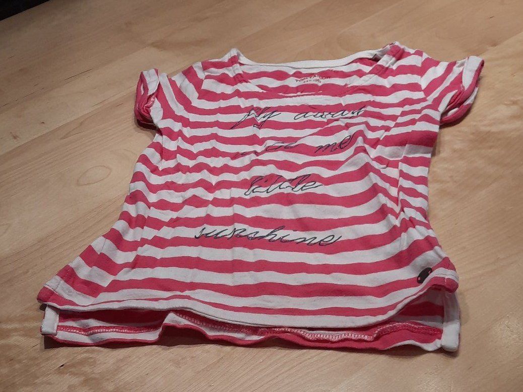 Camicette, T-shirt & Top: T-Shirt (Grösse 116/122) – Usato da Roggwil BE venduto da Chrischu83