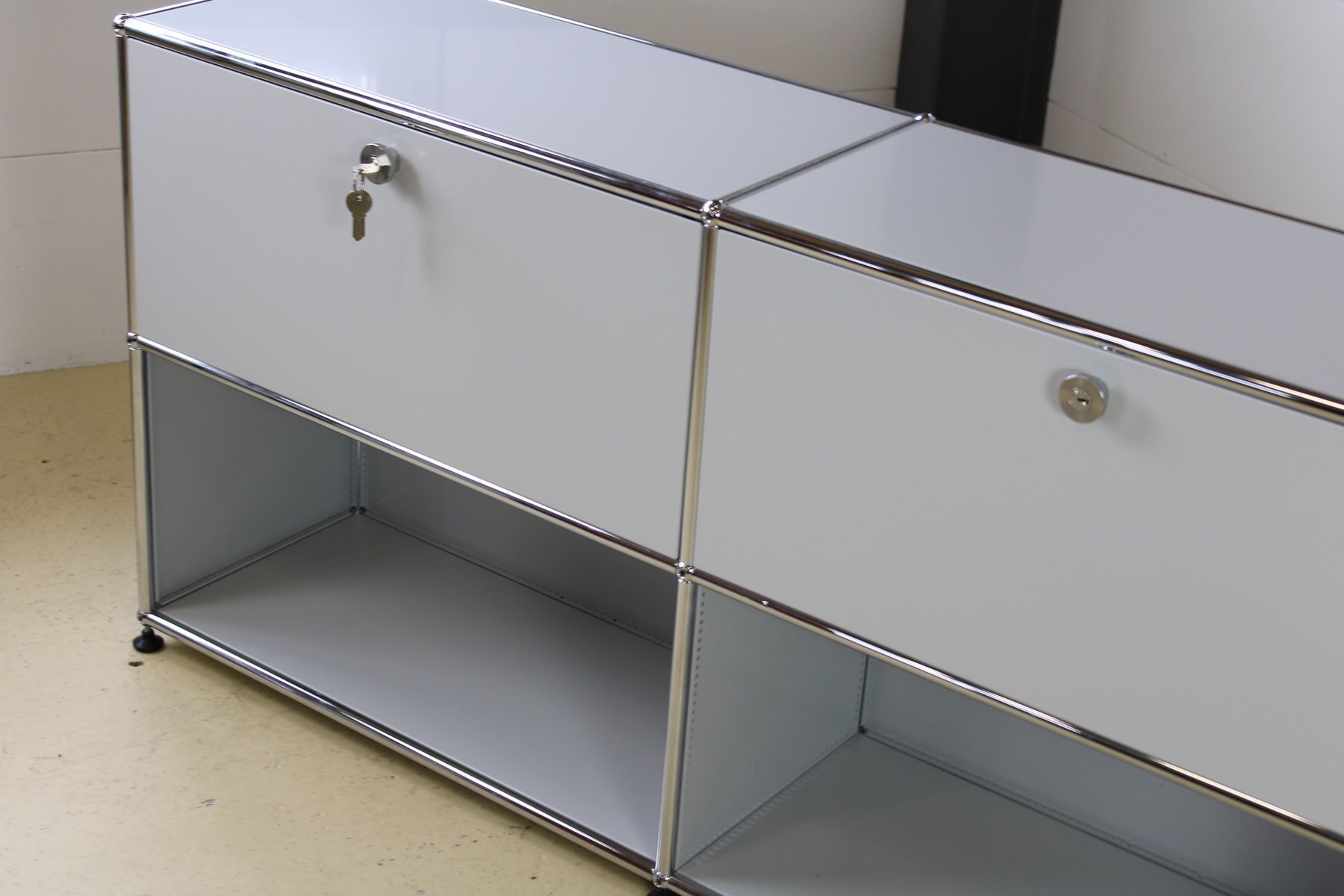 USM Scaffali: USM Sideboard lichtrau, Umbau möglich! – Usato da Meinisberg venduto da atelier_TILIJA 9