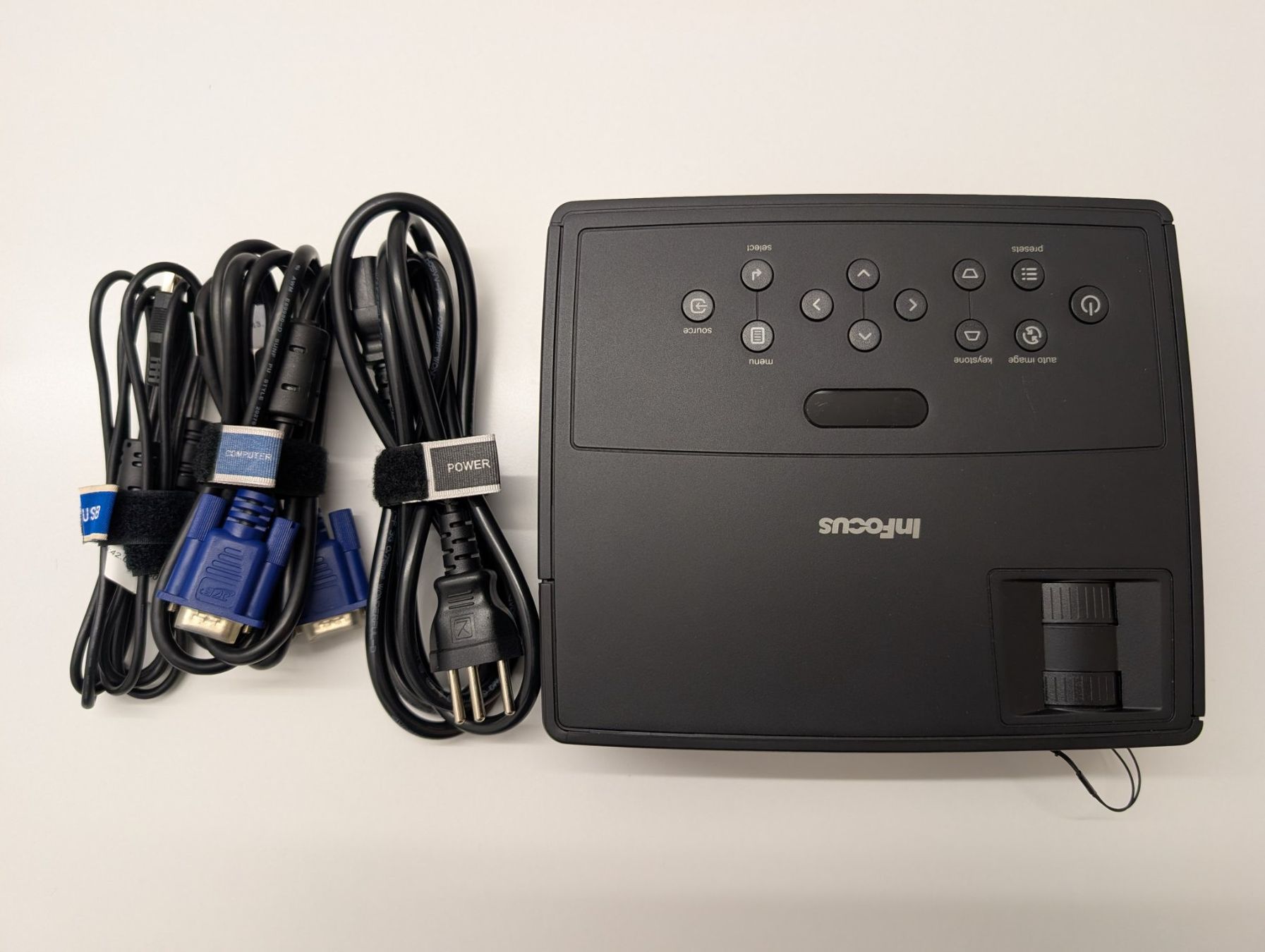 Infocus Vidéoprojecteurs: Beamer InFocus In1112a – D'occasion à Rheineck par Sullivan2 4