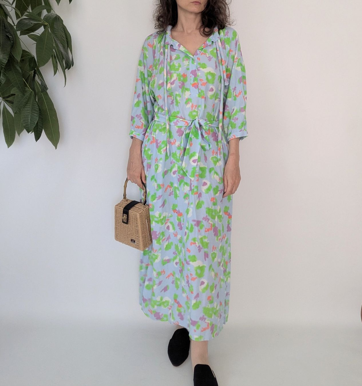 Kleider: Kleid CKS Blumenmuster Blau Lila Grösse 36 – Gebraucht aus Rorschach von olg_5qq2