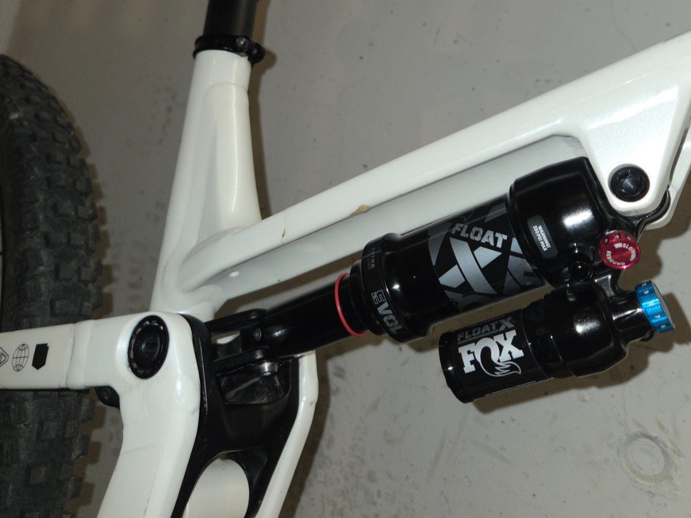 Commencal Vélos: À partir de 1!!! Commencal meta V5 Size L, VTT – D'occasion à Bulle par iwa_snz5 8