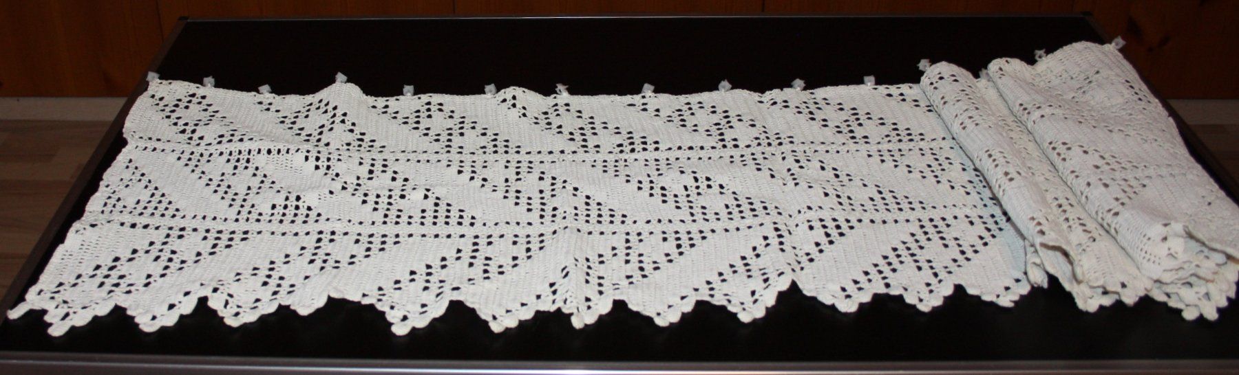 Vorhänge: Vorhang mit Gleiter  Häkelspitze (35) – Gebraucht aus Flüelen von Diversicum-Textil