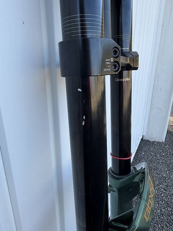 Pezzi di ricambio: Rockshox Boxxer Ultimate Charger 3 – Usato da Spiez venduto da inf_rhk7 2