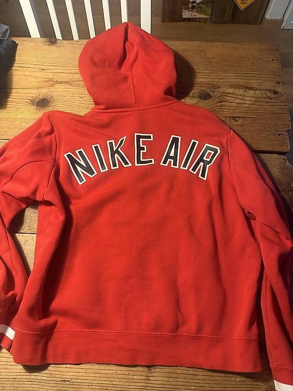 Giacche: Nike Air Jacke  – Usato da Thun venduto da noe_rz5b 1