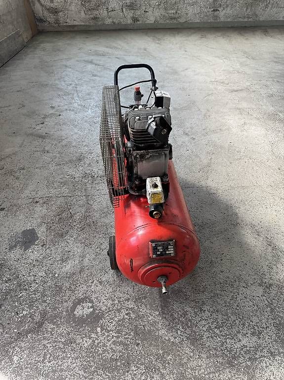 Compresseurs: Luft Compressor  – D'occasion à Frauenfeld par KelvinG 1