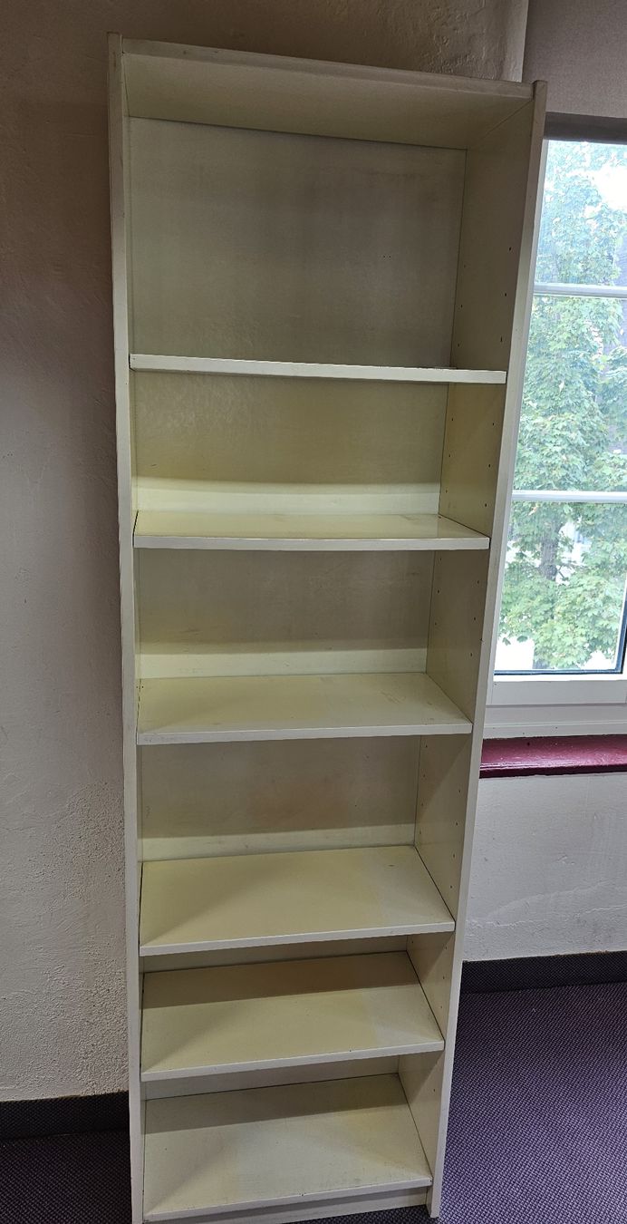 Étagères: Bücherregal mit 5 Tablaren – D'occasion à Meisterschwanden par Hummer21
