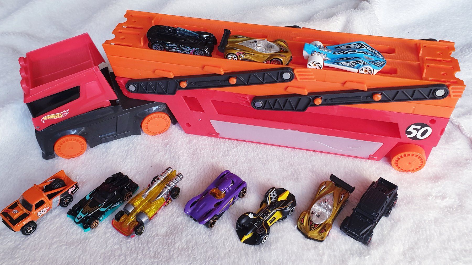 Hot Wheels Giocattoli: Cooler Hot Wheels Transporter – Usato da Murgenthal venduto da MzuriSana 1
