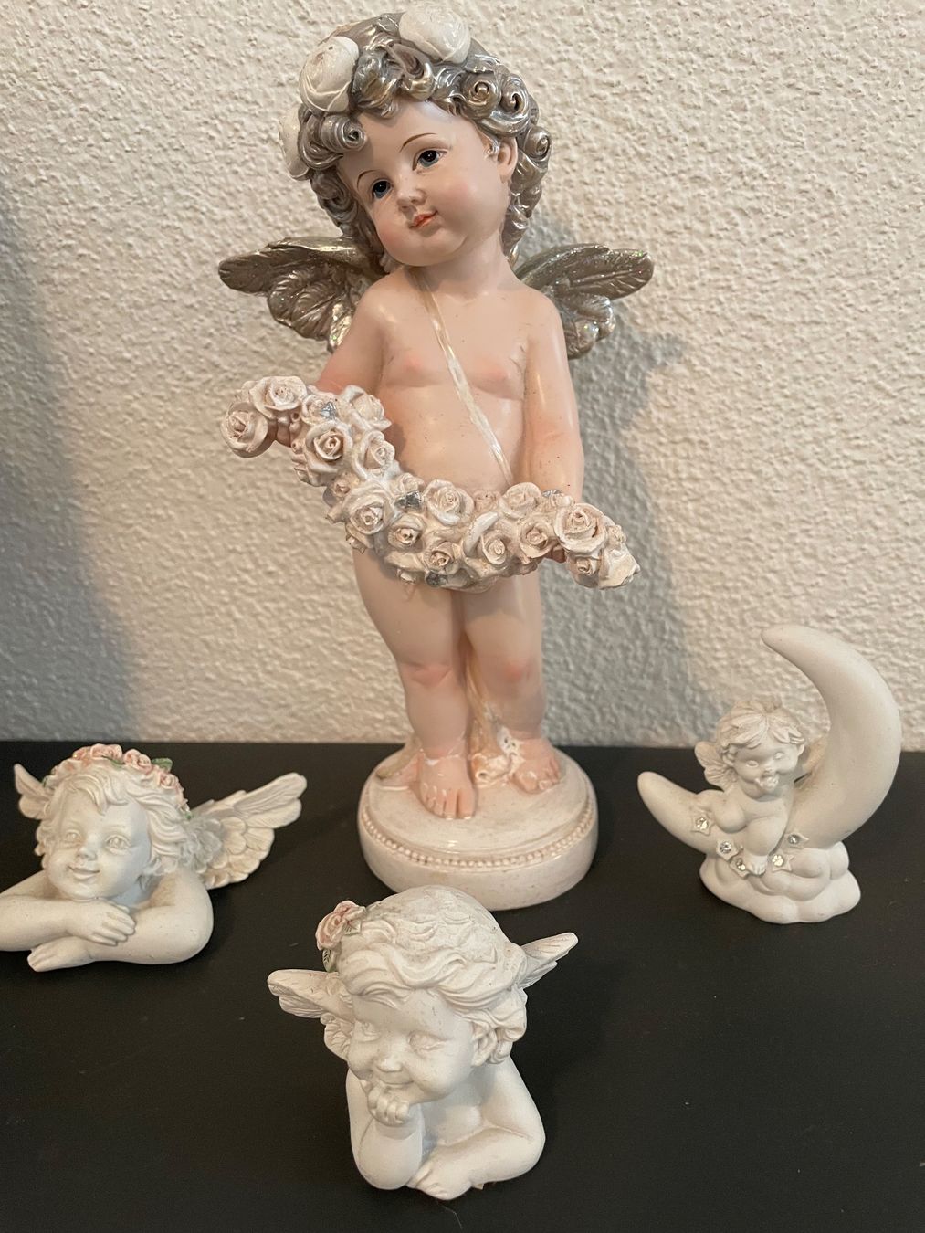 Tutte le decorazioni: 4 herzige Engelsfiguren – Usato da Waltenschwil venduto da Frederik0 1