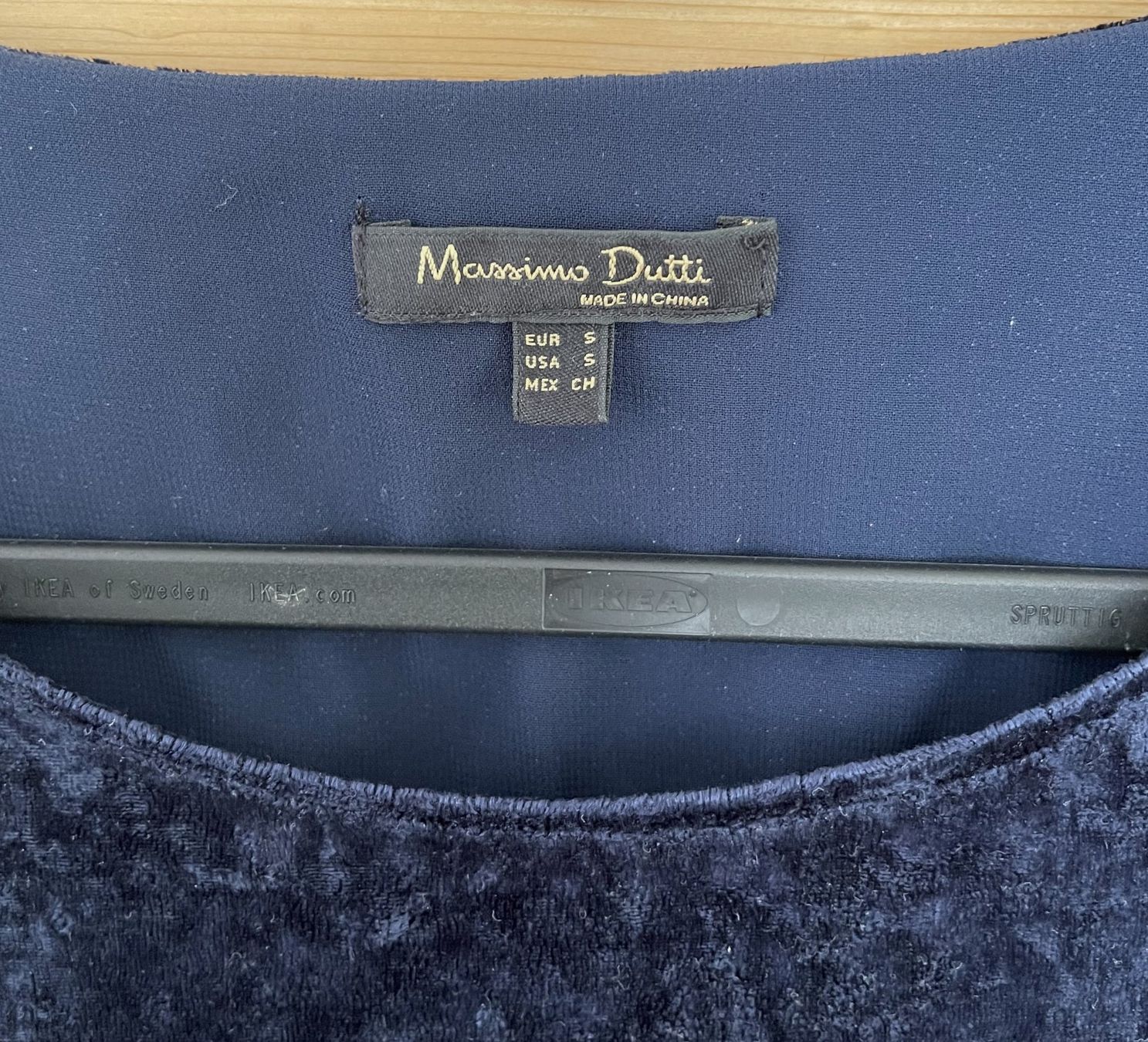 Massimo Dutti Top: dunkelblaues Samtoberteil, Massimo Dutti, Gr. S – Nuovo (secondo la descrizione) da Chur venduto da Zido 2